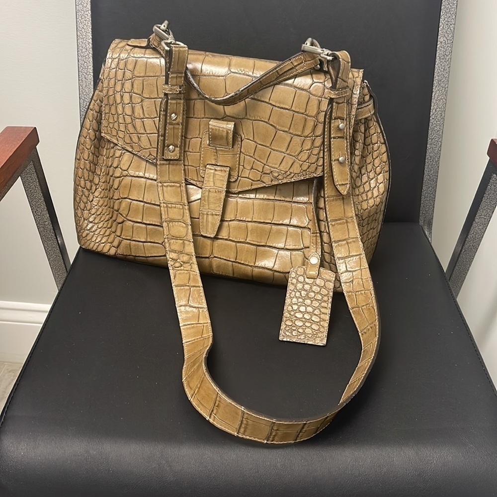 CLAUDIA Firenze Adorable Crossbody - Picture 2 of 8
